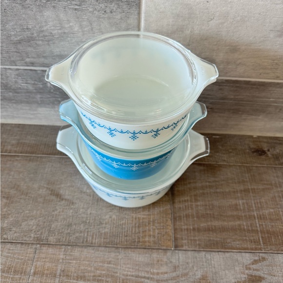 Vintage Pyrex Snowflake Garland casserole set 474, 473 and 472 with lid (6pcs) - Picture 2 of 7
